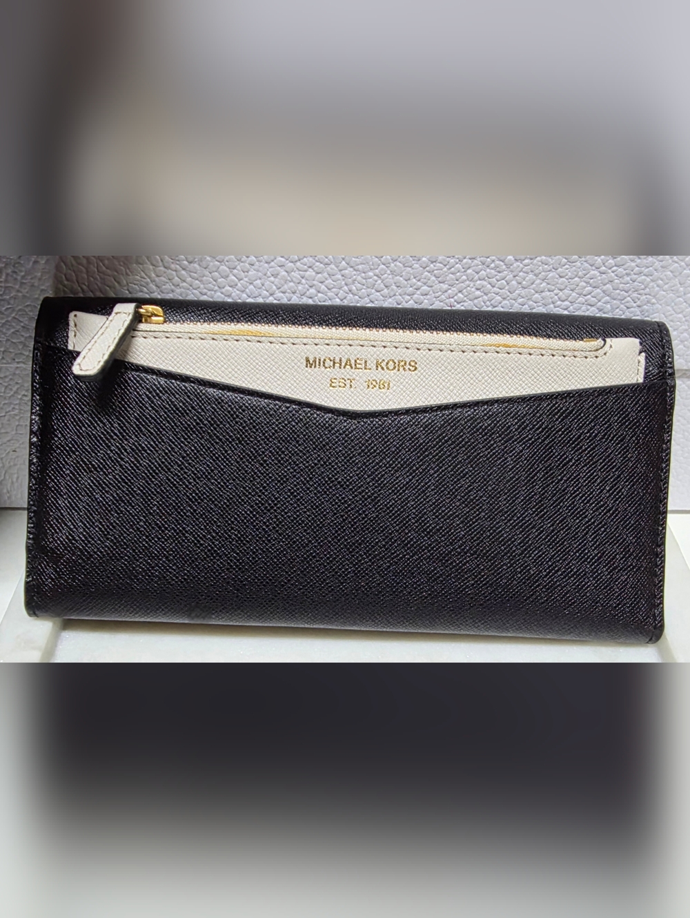 Michael Kors Saffiano Leather Trifold Wallet W/Zip Pouch Insert EUC